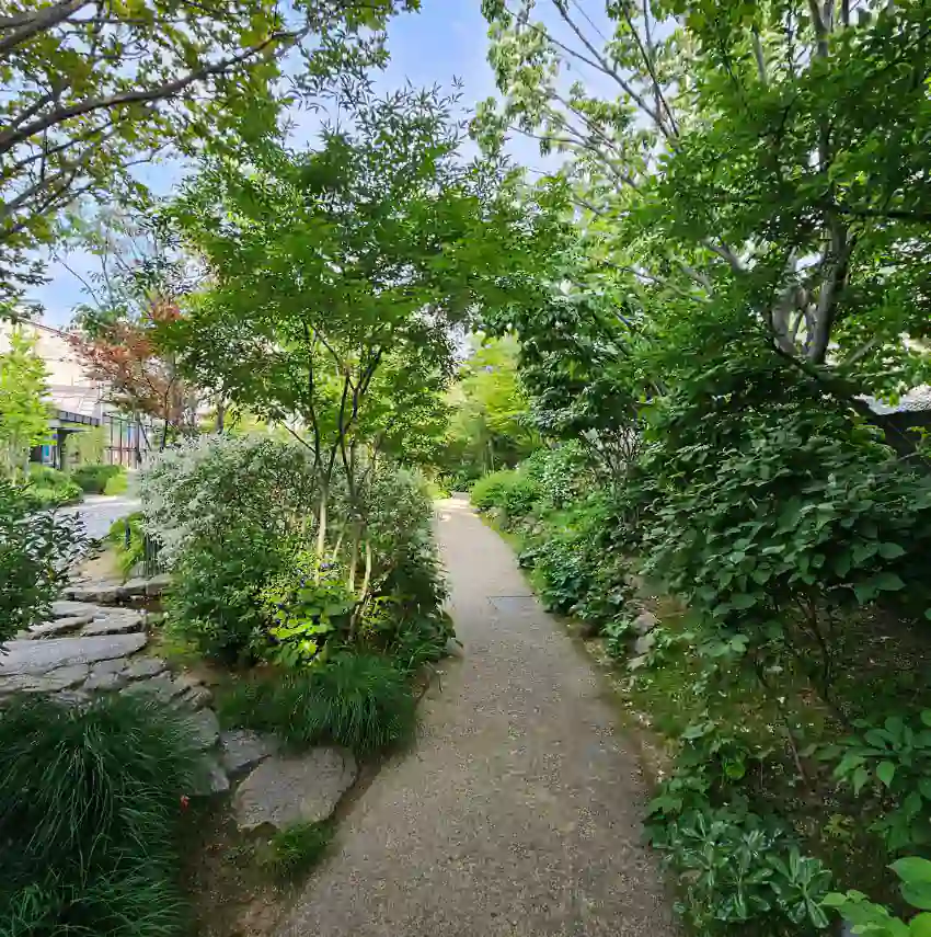 Decorative Stone and Gravel Work